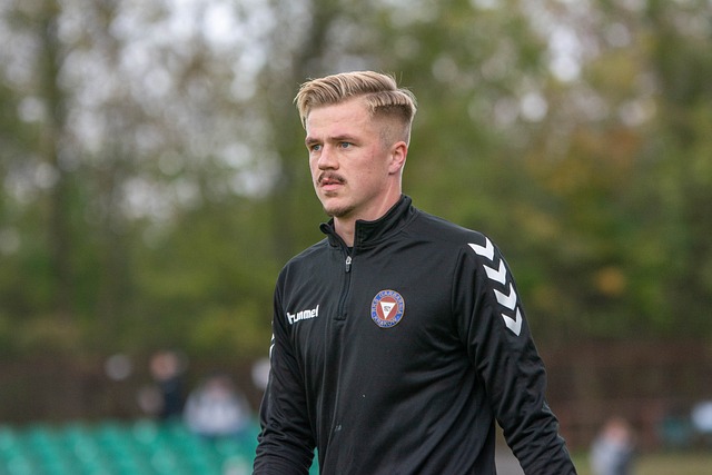 泽连斯基必 泽连斯基必